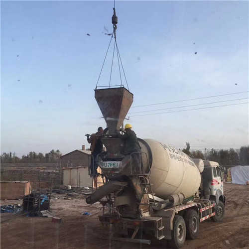 桥西区“精准瞄准”—— 吊车的 “定位导航” 技术