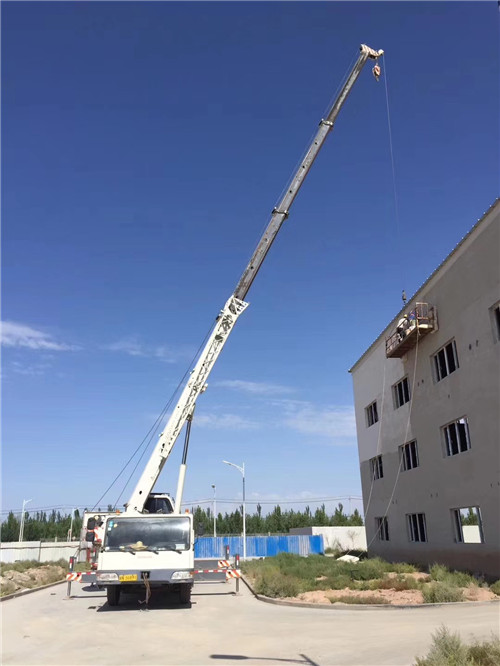 桥西区“轻装强干”—— 吊车的 “轻量化臂架” 技术